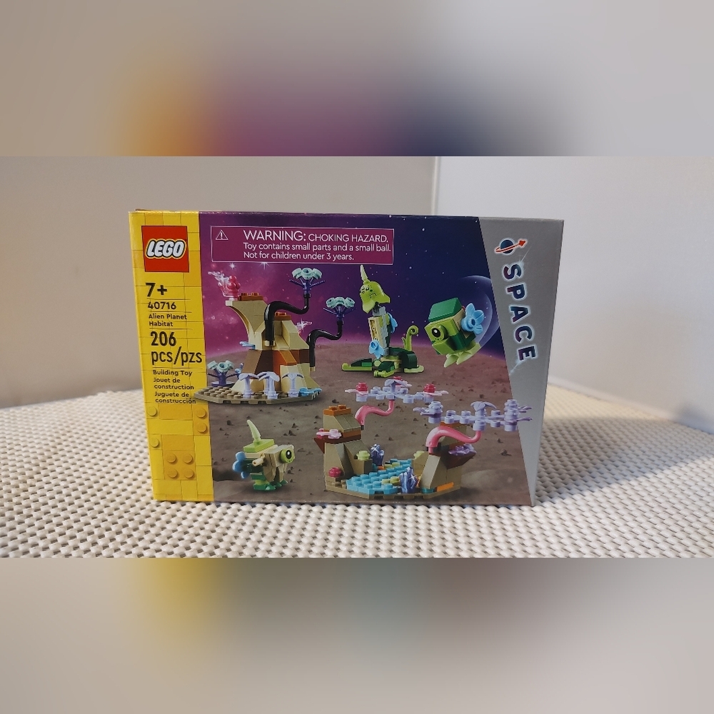 Lego Space 40716 Alien Planet Habitat Building Toy Set NWT
